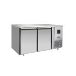 Atosa - Tavolo frigorifero 700 TN 2 porte senza alzatina  Struttura interna ed esterna in acciaio inox, porte a chiusura automatica con guarnizioni a incastro facili da sostituire. Spigoli arrotondati per una facile pulizia, termostato digitale. Tropicalizzato. Sbrinamento automatico. Piedini in acciaio regolabili. Dimensioni: mm 1360x700x850hStruttura interna ed esterna in acciaio inox, porte a chiusura automatica con guarnizioni a incastro facili da sostituire. Spigoli arrotondati per una facile pulizia, termostato digitale. Tropicalizzato. Sbrinamento automatico. Piedini in acciaio regolabili. Dimensioni: mm 1360x700x850h